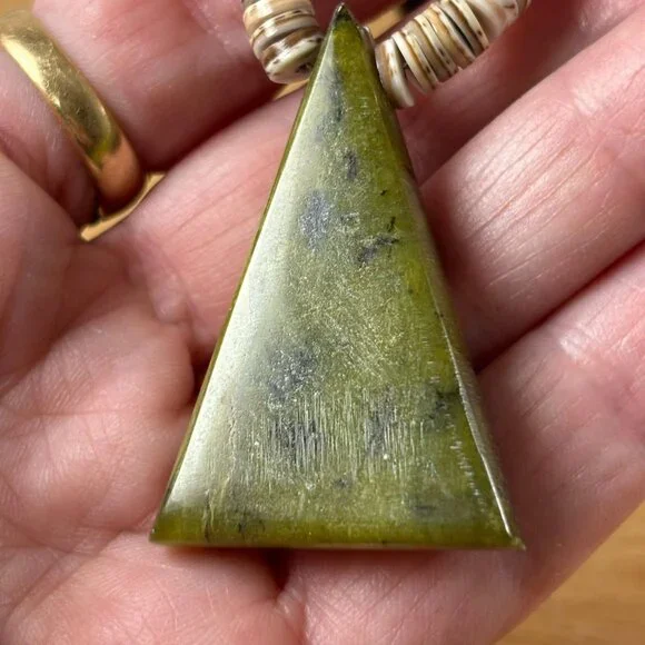 Kewa / Santo Domingo-Style Shell Heishi Necklace, Inlay Tab Pendant, 16″ - Picture 8 of 11